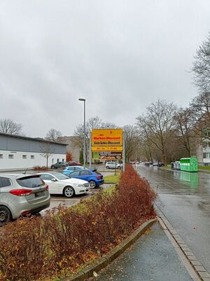 Abschnitt der Heinrich-Plett-Straße für 100 m Bürgersteig